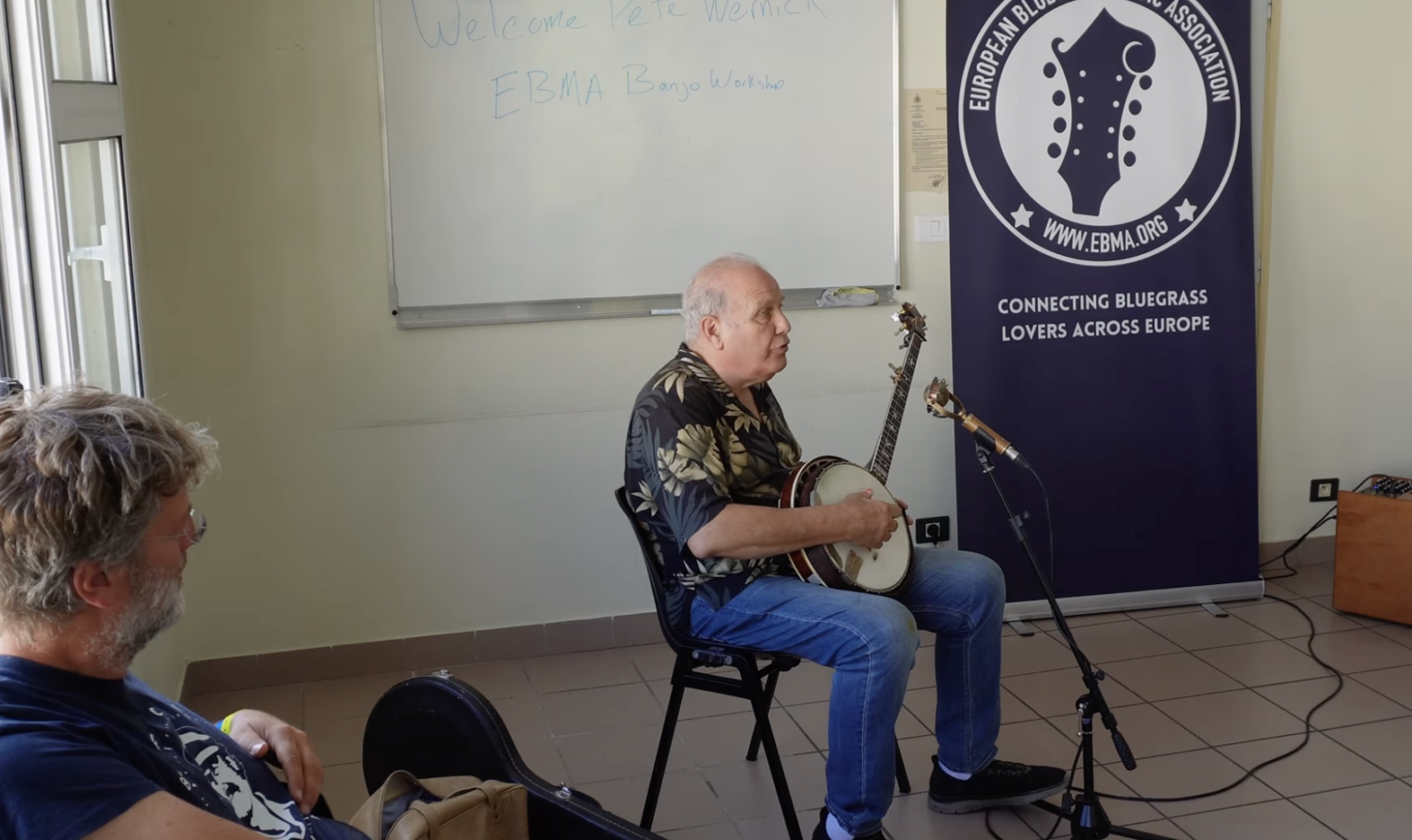 Workshop | Banjo Basics – Pete Wernick (Français) with France Translation by Thierry Schoysman (2025) 68 Min.