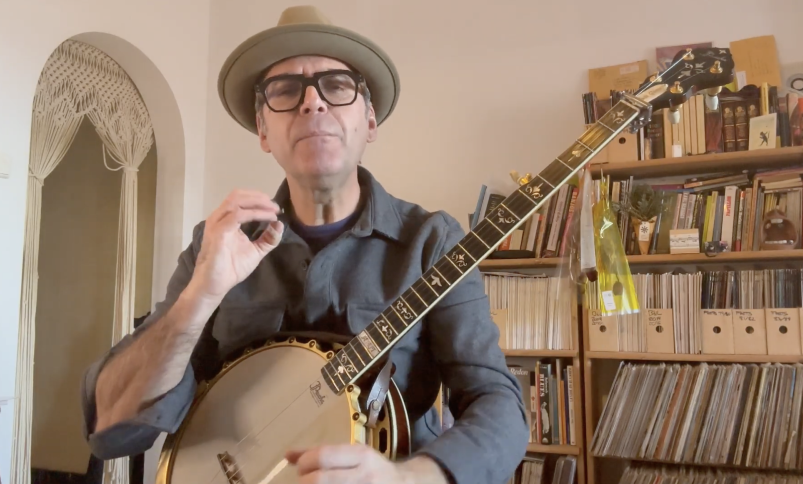 Lesson | Banjo – Lluís Gómez (Español) | Introducción al Banjo de 5 cuerdas + TAB 6 Min.